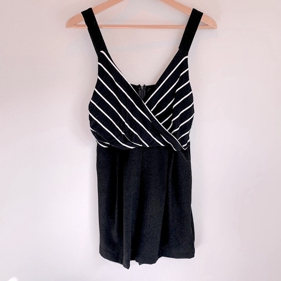 MinkPink Moonshine Striped Wrap Front Romper w/ Pockets Black & White Sz Medium - Picture 3 of 11